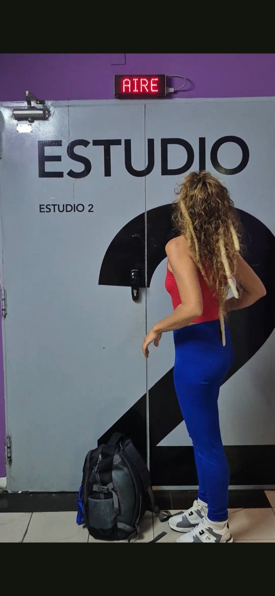 Puerta del estudio de televisión